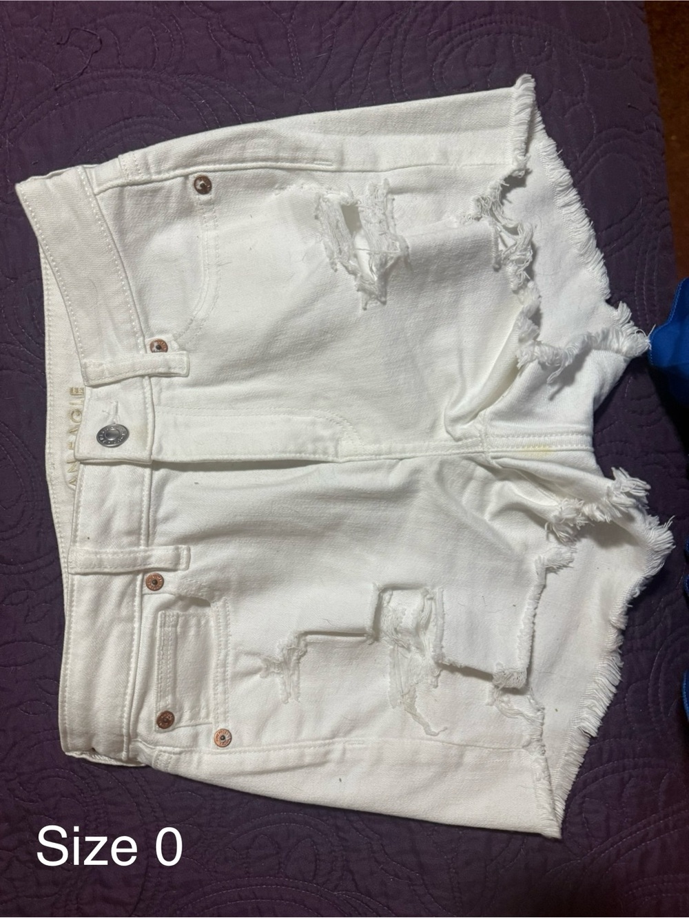 White Distressed Denim Women's Shorts - Size 0 American Eagle
